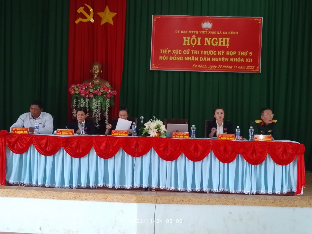 Đại biểu HĐND huyện tiếp xúc với cử tri tại xã Ea Kênh trước kỳ họp lần thứ 5, HĐND huyện khóa XII (nhiệm kỳ 2021-2026)